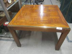 lot 172 image: SOLID MAPLE COFFEE TABLE 33 X 33 X 24