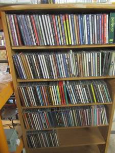 lot 205 image: LARGE QUANTITY OF CDS FROM VARIOUS ARTISTS STAND NOT INCLUDED