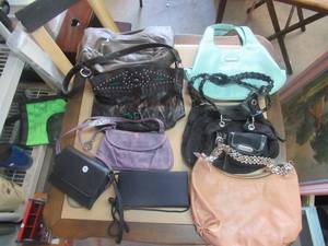 lot 220 image: PURSES IN DIFFERENT STYLES AND MATERIALS