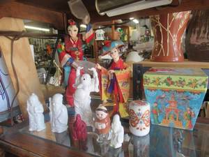 lot 239 image: ASIAN THEMED DOLLS CERAMIC FIGURES AND MORE AS SHOWN