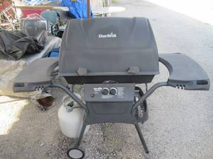 lot 260 image: CHAR-BROIL QUICKSET PROPANE GRILL WITH PROPANE TANK AND GRILL COVER