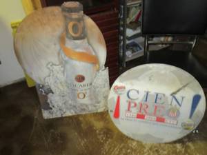 lot 279 image: BARCARDI SILVER O3 TIN SIGN 26 X 35 AND COORS & COORS LIGHT SIGN CIEN PREO 24 ROUND