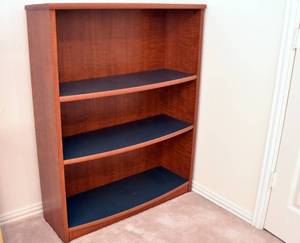 lot 39 image: Book Shelf