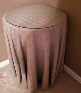 lot 49 image: Round Table with floor length table cloth and glass topper