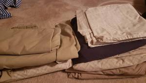 lot 51 image: Large Lot of Sheets and Pillow Cases