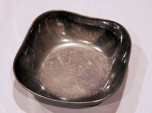 lot 72 image: Wilton Pewter Bowl