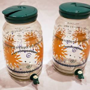 lot 77 image: GLASS Sun Tea Containers