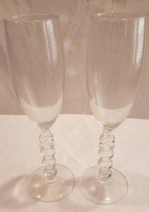 lot 96 image: 2 2000 Champagne Fluets