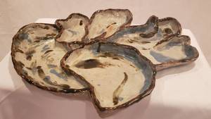 lot 116 image: Artisan Pottery Platter 13x17