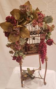 lot 113 image: Birdhouse on a Stand