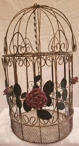 lot 112 image: Metal Decorative Birdhouse with Roses