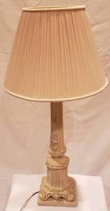 lot 131 image: Large Lamp Beige w shade