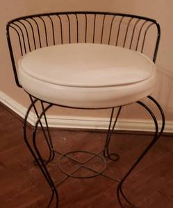 lot 150 image: Vanity Stool