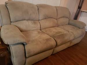 lot 166 image: Green Sofa