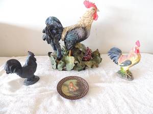 lot 31 image: Rooster lot  1 large with wires around bottom 15x14 small black rooster is 6x6, small red and yellow rooster  is 8x6 home interiors plate dcor only 5.5 diameter