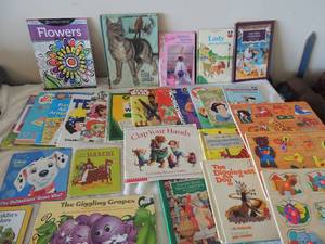 lot 69 image: Large childrens lot- wood puzzles, coloring books, reading various titles