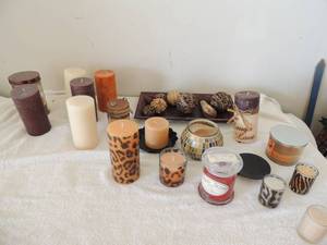 lot 122 image: large lot of dcor candles some in jars with lids