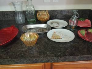 lot 129 image: 2 Hollie hobby mothers day plate 2 bottle vases leaf platter carnival glass dip bowl Franciscan apple plate.