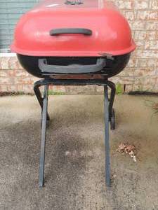lot 141 image: fold up red square grill for patio