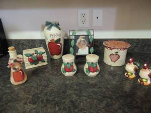 lot 157 image: Apple salt and pepper shakers 2 rooster S&P apple floral vase and an apple candle