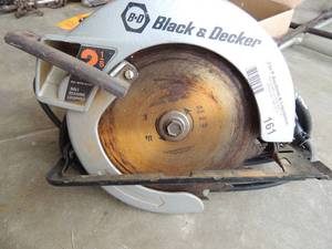 lot 161 image: BLACK &  DECKER 7 14  2 18HP CIRCULAR SAW