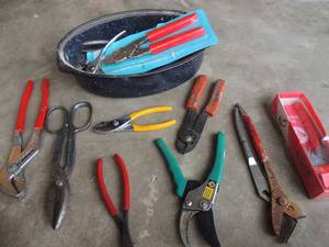 lot 168 image: PLIERS, tin snips, wire cutters