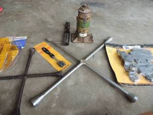 lot 166 image: LUG WRENCHES, STRAP HINGE, NEW GRID BRUSH, BOTTLE JACK,