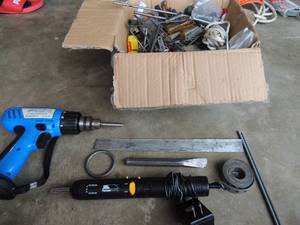 lot 171 image: ELECTRIC DRILL, DRILL MASTER DRILL (NO BATTERY) CHIESEL, BOX OF MISC. HARDWARE