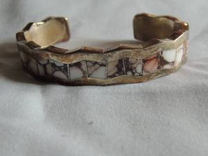 lot 2 image: LORETTO SILVER BRACELET - INLAYED  with AGATE OR SPINY OYSTER SHELL - NATIVE AMERICAN SOUTHWESTERN, PROBABLY HANDCRAFTED -TW 62 GMS