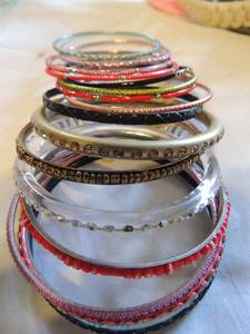 lot 194 image: Bangle bracelets x 17 various colors and styles