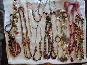 lot 189 image: Necklaces x 11.  18 to 48