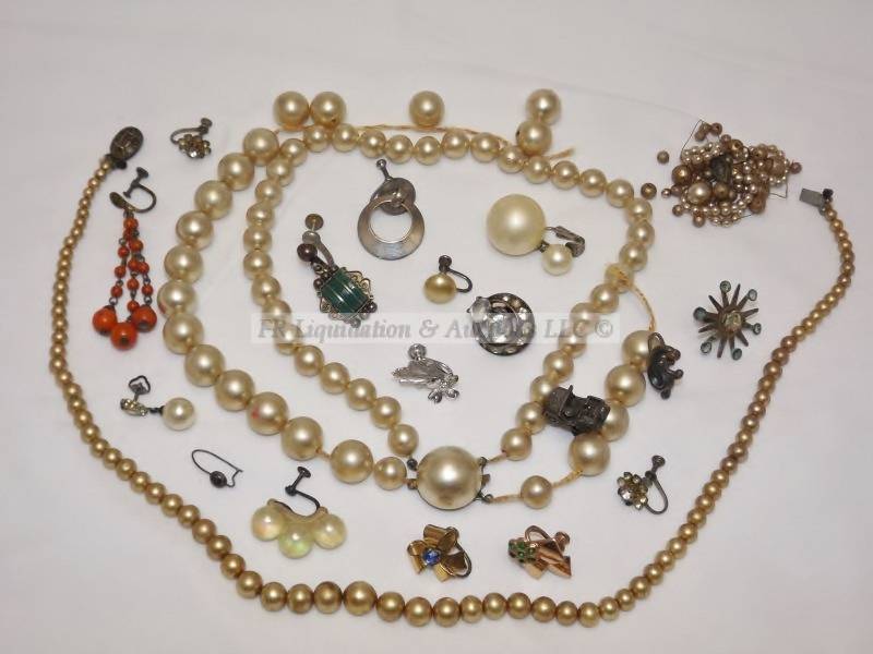 lot 59 image: Sterling Silver,925,silver,jewelry,earrings,800 silver, coin, Mexico