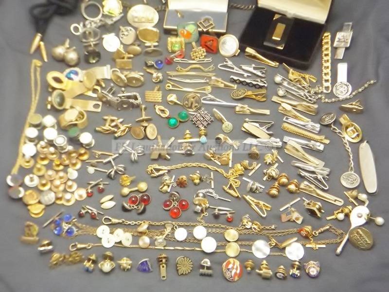 lot 76 image: Mens, jewelry, cuff links, tie tacks, tie bars
