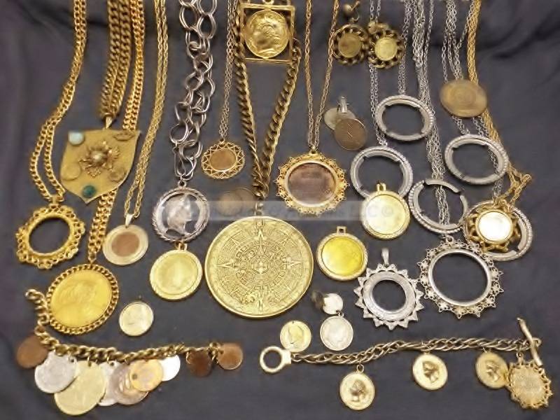 lot 79 image: Coin, jewelry, genuine coin