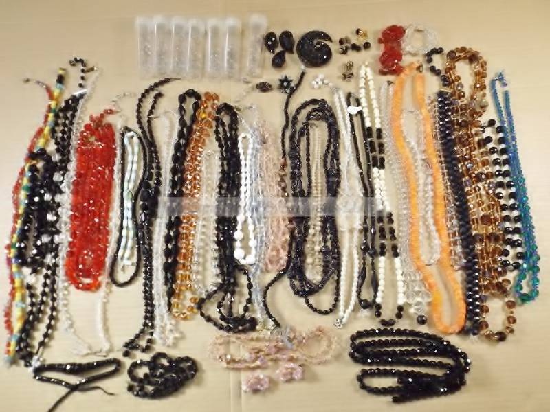 lot 91 image: Czechoslovakian, Czech, glass, bead, necklace, earring, mid century, jewelry