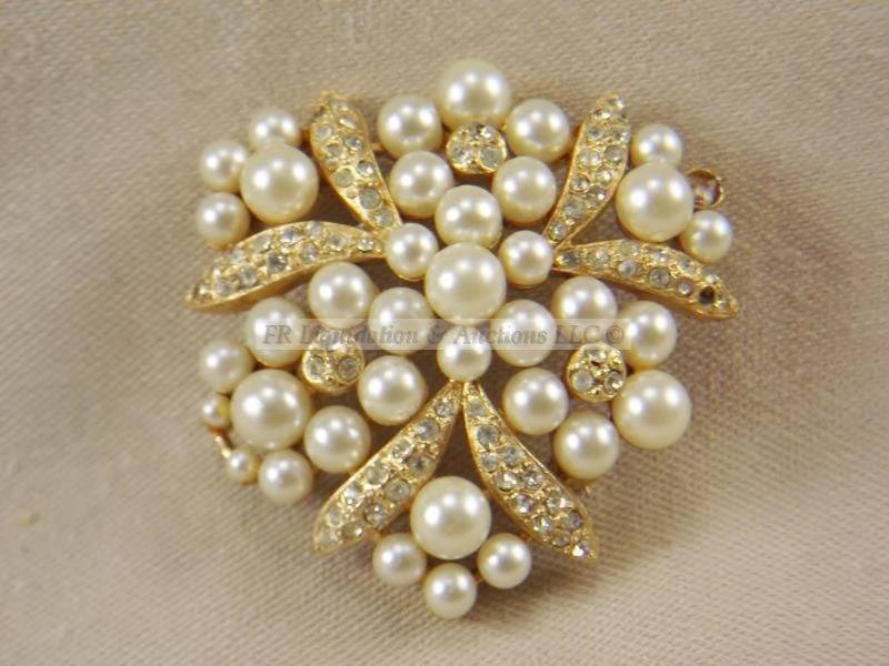 lot 133 image: Signed, Robert Mandell, jewelry, brooch