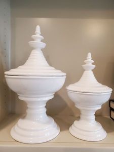 lot 7 image: White Ceramic Finial Shaped Lidded Containers