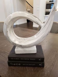 lot 80 image: Ceramic Marble Look Horn and 2 Books