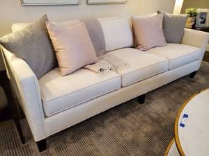 lot 96 image: Southern Sofa with 4 Pillows & Throw