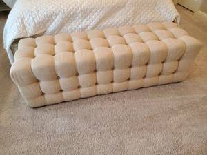 lot 100 image: Button Tufted Bench