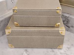 lot 134 image: Beth Kushnick Storage Boxes