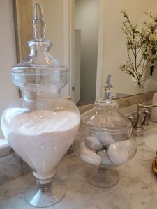 lot 137 image: Twos Company Lidded Glass Containers with Soap & Bath Salts