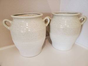 lot 165 image: Pair of Planters  Vases