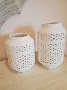 lot 233 image: Sagebrook Home White Ceramic Lanterns