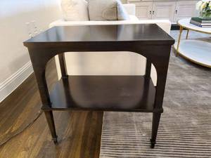 lot 84 image: Bernhardt Sutton End Table