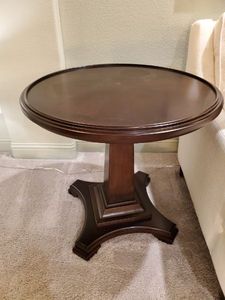 lot 225 image: Universal Round End Table