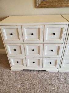 lot 264 image: Small Riverside 3 Drawer Dresser