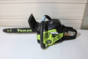lot 11 image: Poulan 16 Chainsaw PL3816