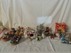 lot 51 image: New Candle toppers, knick knacks, mantle dcor and more