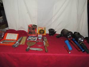 lot 84 image: Bushing removal kit, skill saw kit NIP, various flash lights Blind spot mirrorNIP and cotter pins 1  12